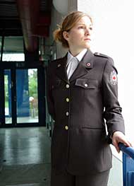 Die Uniform symbolisiert die Funktion ihres Trgers und dessen Zugehrigkeit